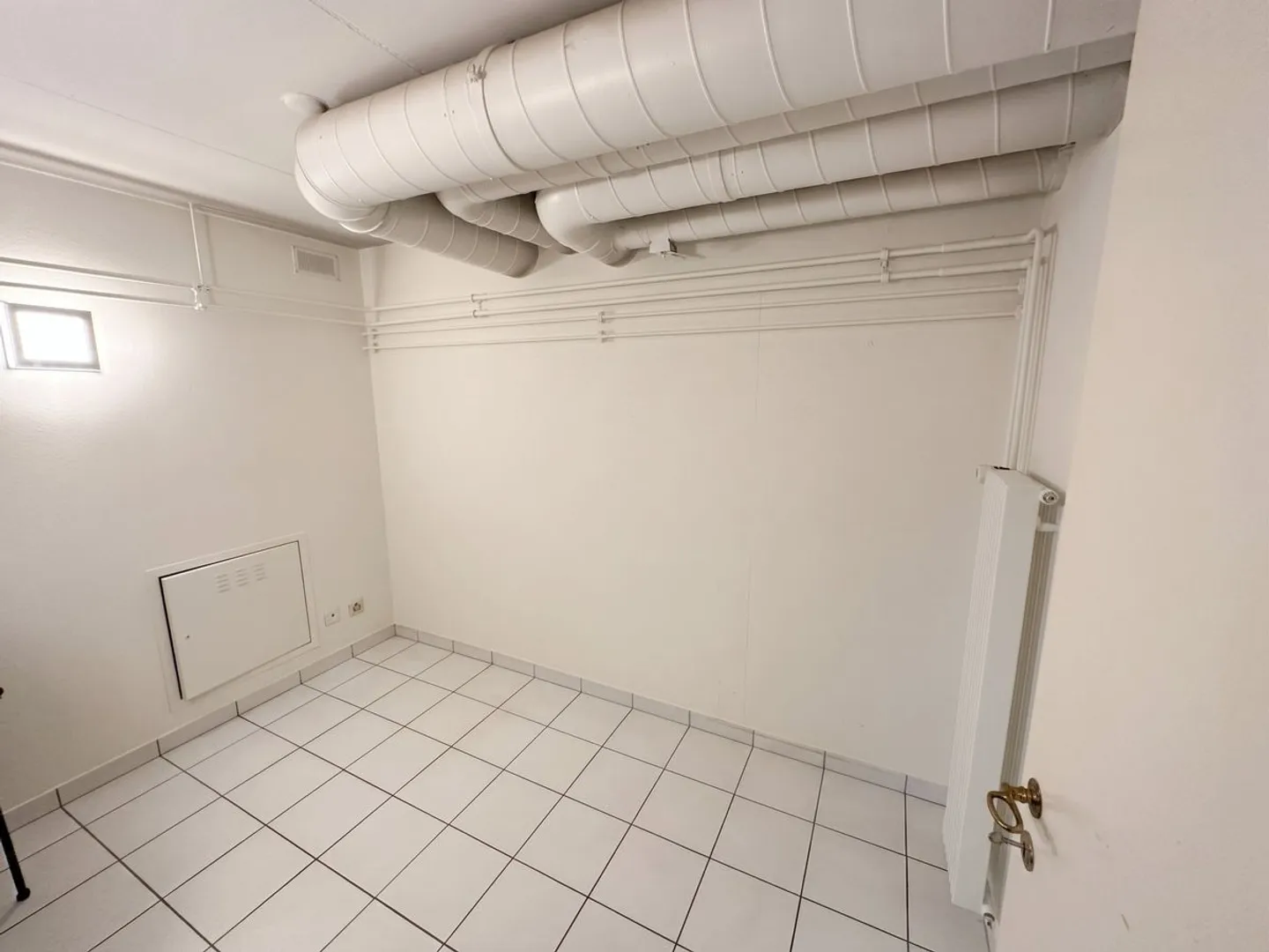 Carouge Zentrum - 111 m² große Handelsarkade auf drei Ebenen - Foto 7 von 9