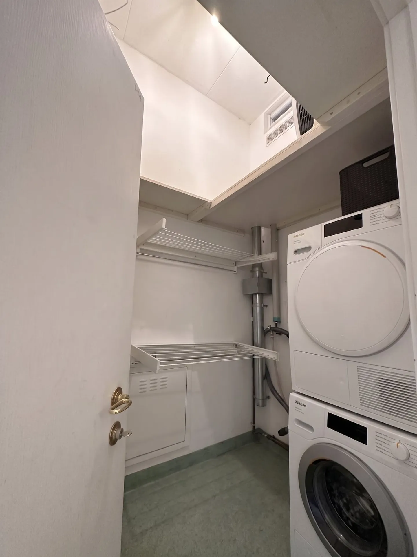 Carouge Zentrum - 111 m² große Handelsarkade auf drei Ebenen - Foto 9 von 9