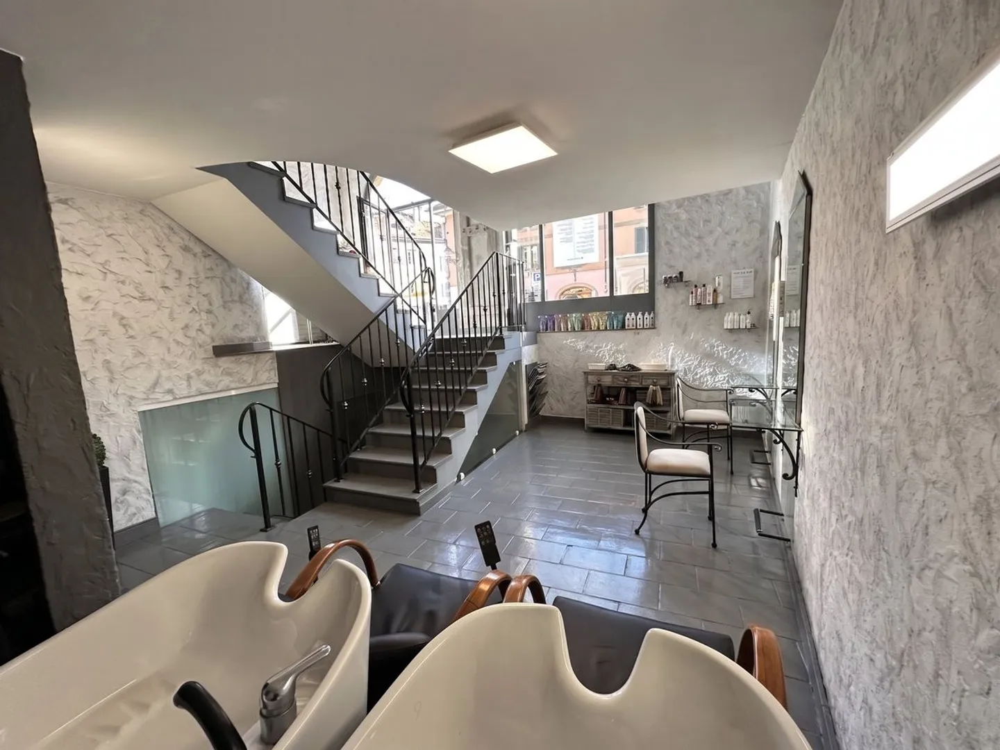 Carouge Zentrum - 111 m² große Handelsarkade auf drei Ebenen - Foto 4 von 9