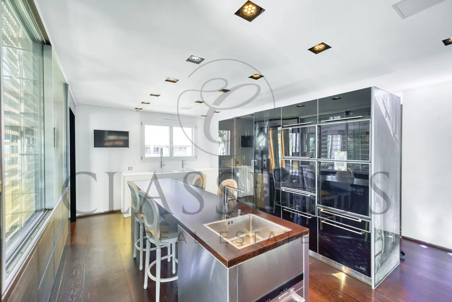 Außergewöhnliche Wohnung mit atemberaubendem Blick - Foto 5 von 13