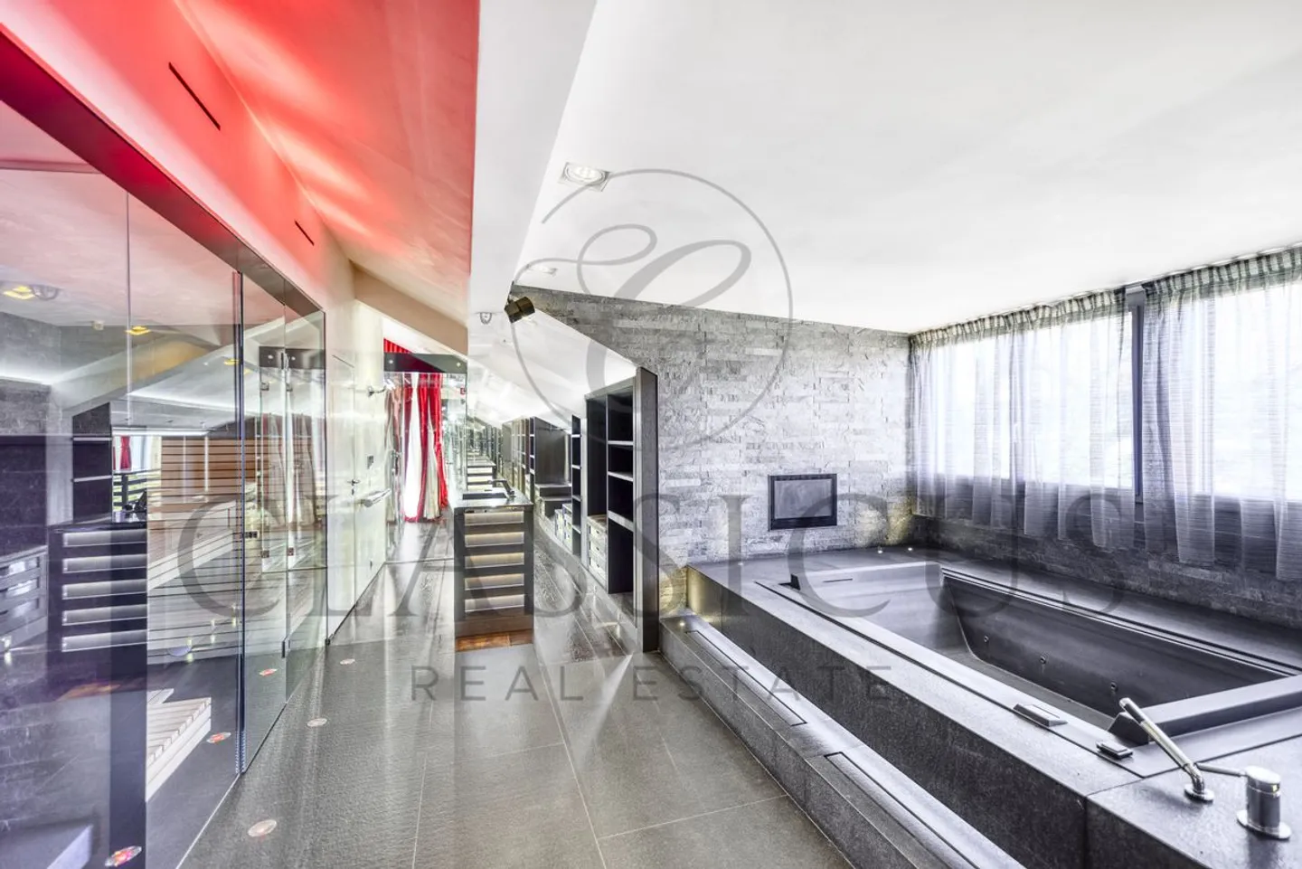 Außergewöhnliche Wohnung mit atemberaubendem Blick - Foto 9 von 13