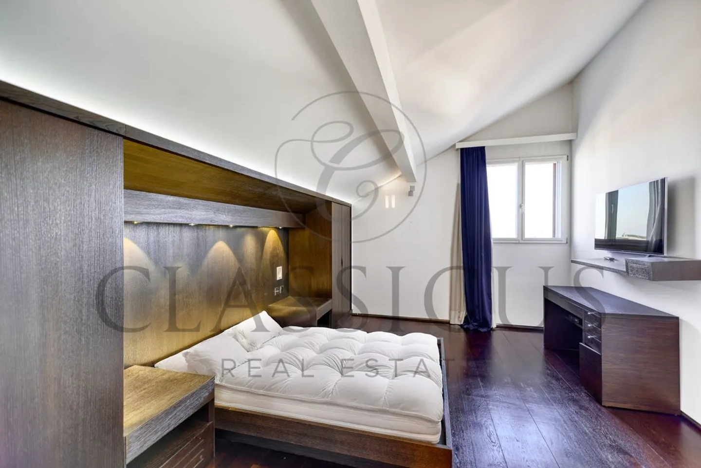 Außergewöhnliche Wohnung mit atemberaubendem Blick - Foto 11 von 13