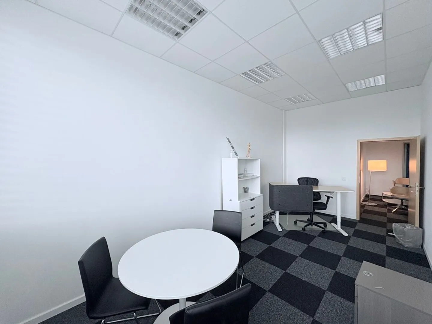 Helles Büro von 126 m² zur Miete mit freiem Blick - Foto 5 von 7