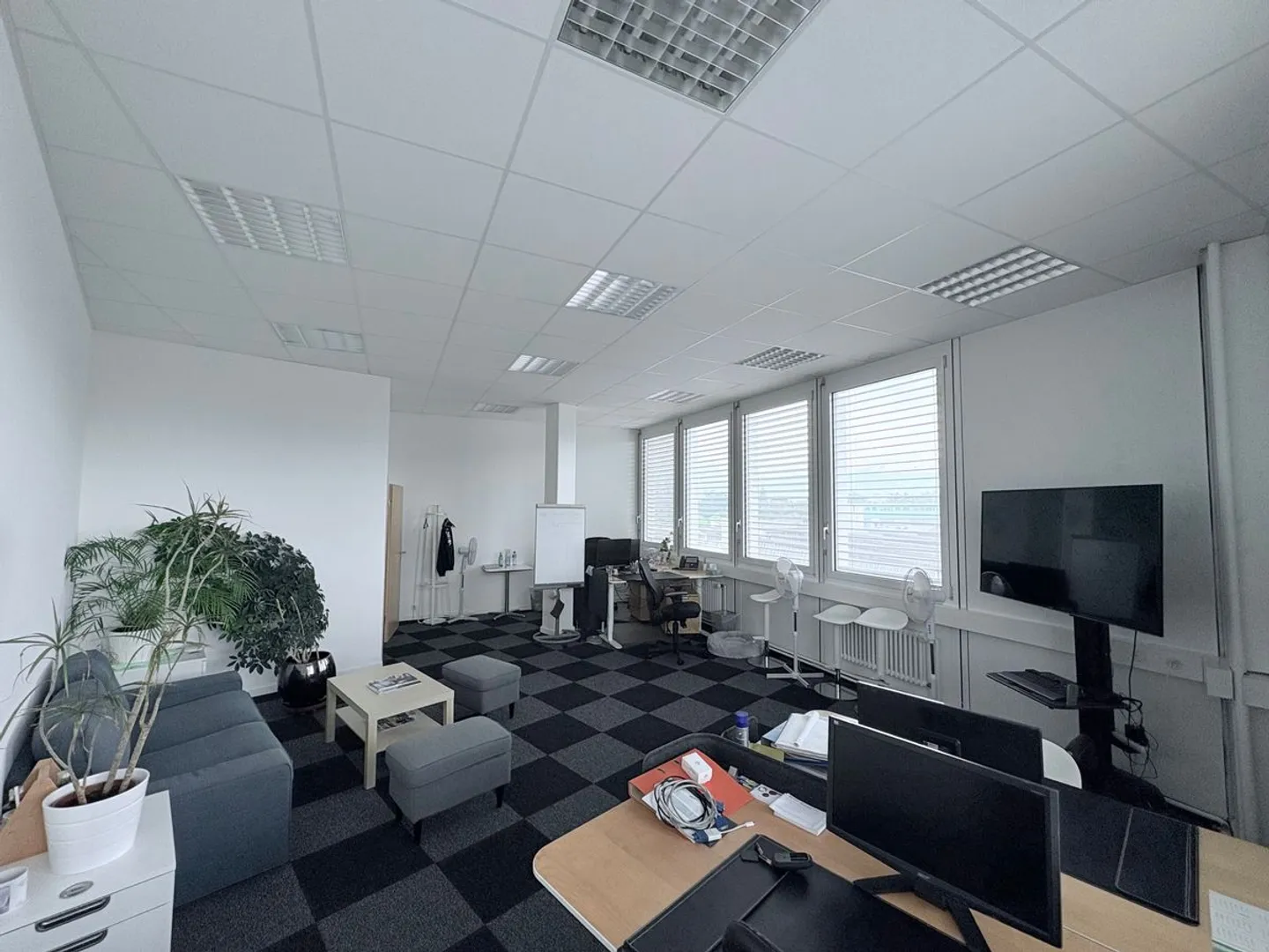 Helles Büro von 126 m² zur Miete mit freiem Blick - Foto 1 von 7