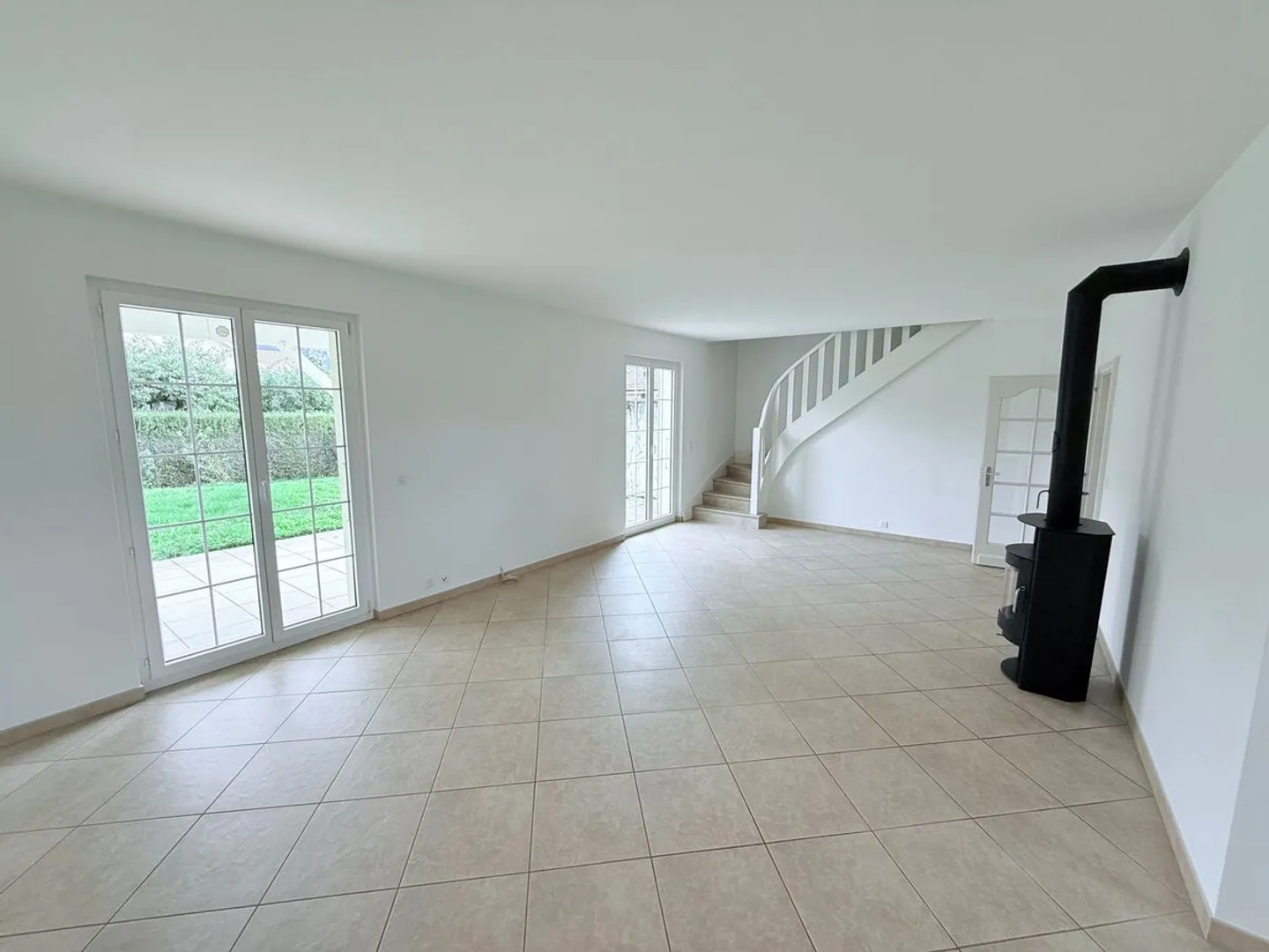 Incantevole villa a schiera di 7 stanze a Vessy - Foto 2 di 13