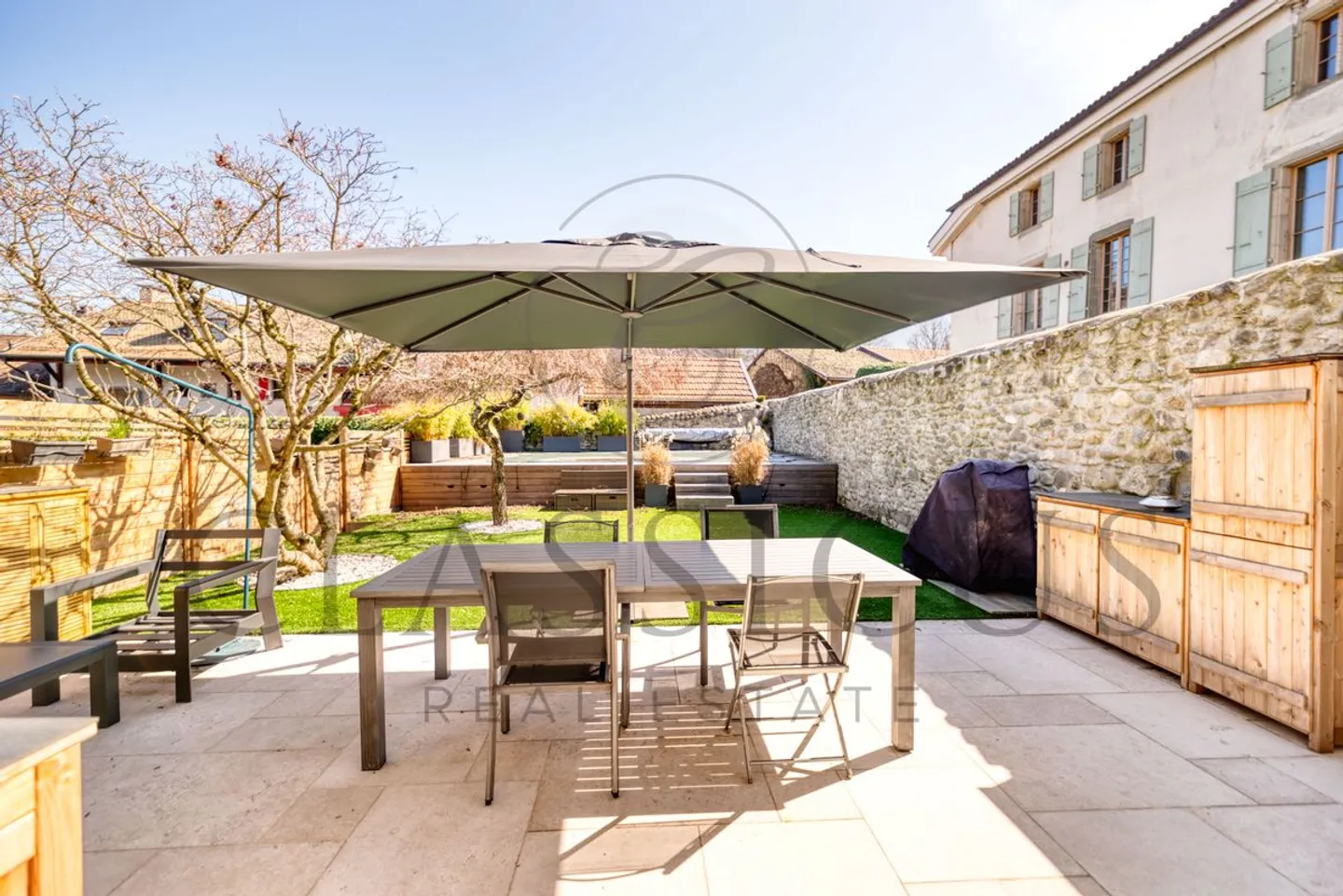 Casa di villaggio ristrutturata con piscina a Landecy - Foto 2 di 12