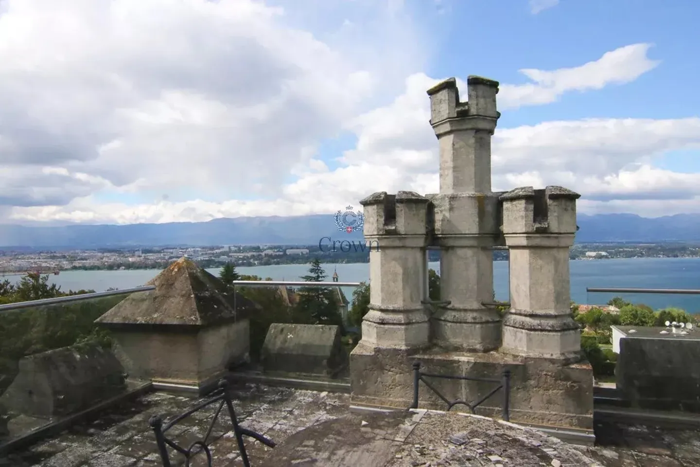 Castle Life at Your Fingertips! - Photo 3 of 13