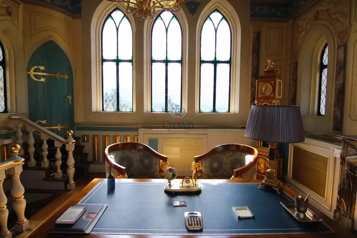Castle Life at Your Fingertips! - Photo 13 of 13