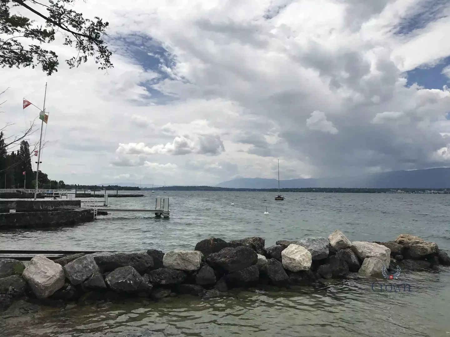 A haven of peace between lake and village! - Photo 1 of 1