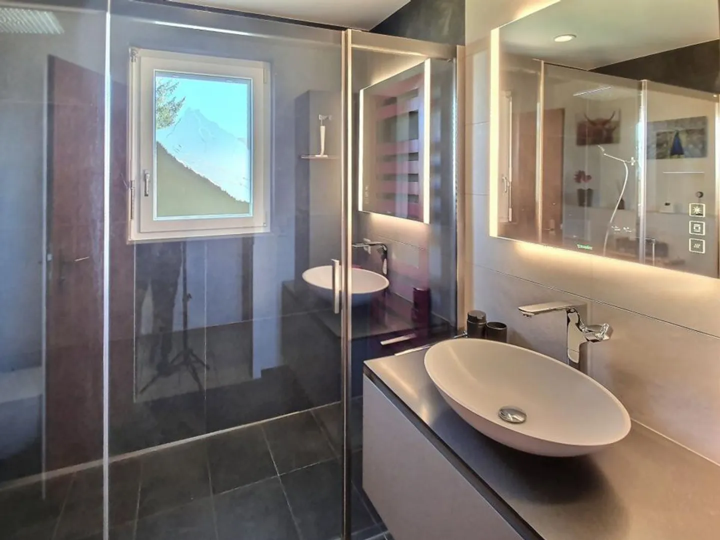 4,5-Zimmer-Wohnung - oberste Etage - ruhige Gegend - Foto 5 von 9