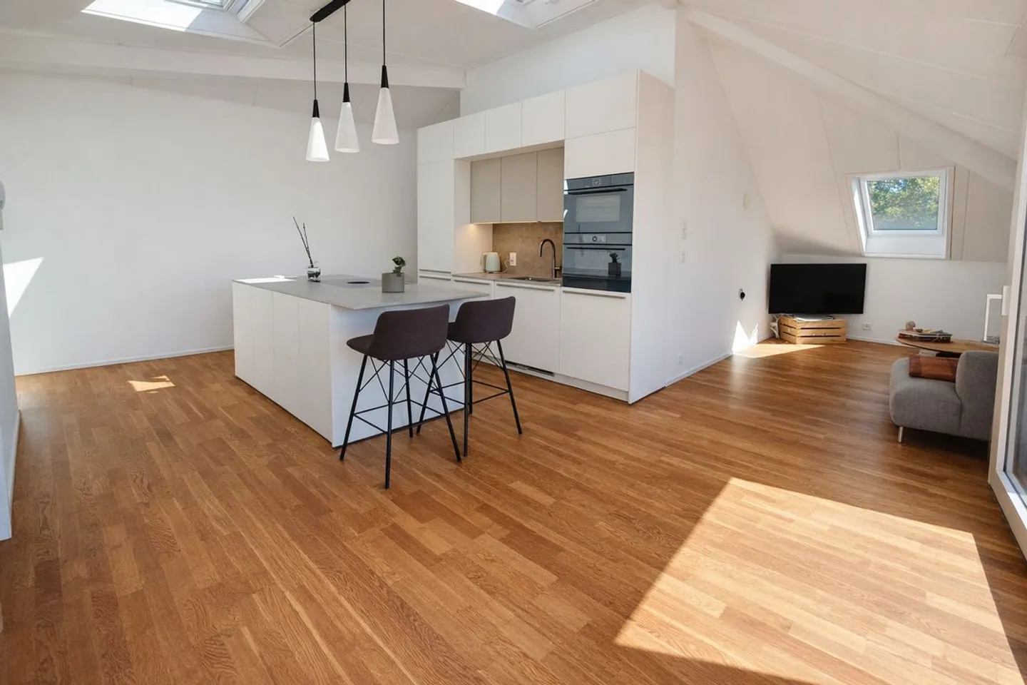 Superbe attique de 3.5 pièces avec balcon sud - Photo 1 sur 9