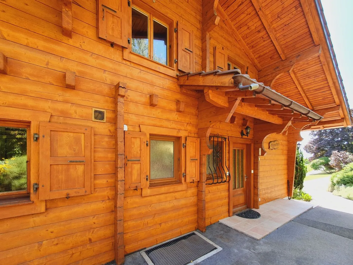 Magnificent chalet and large land - view of the Dents du Midi - Photo 13 of 13