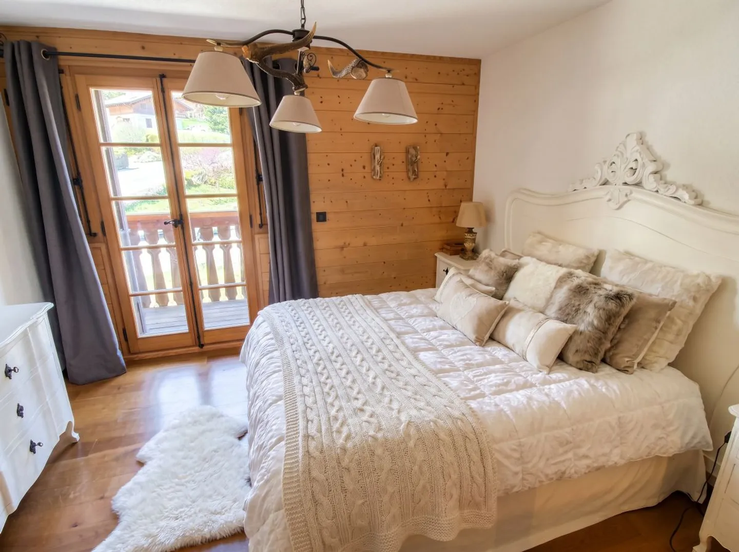 Magnifique appartement en duplex de 6.5 pièces avec SPA et piscine - Foto 4 von 11