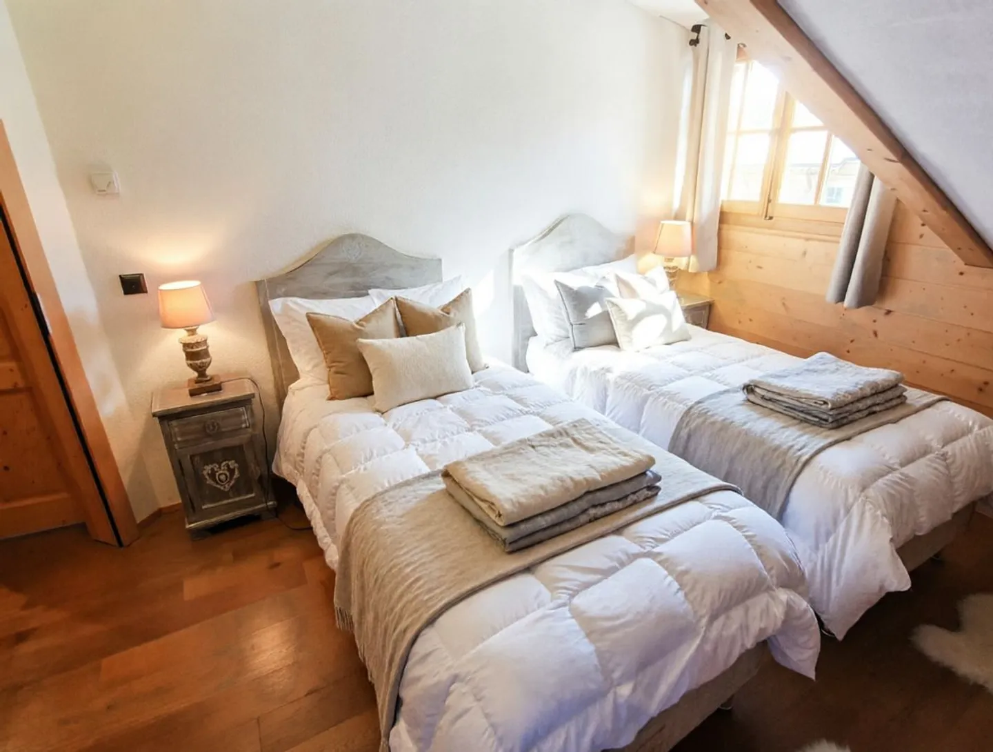 Magnifique appartement en duplex de 6.5 pièces avec SPA et piscine - Foto 6 von 11