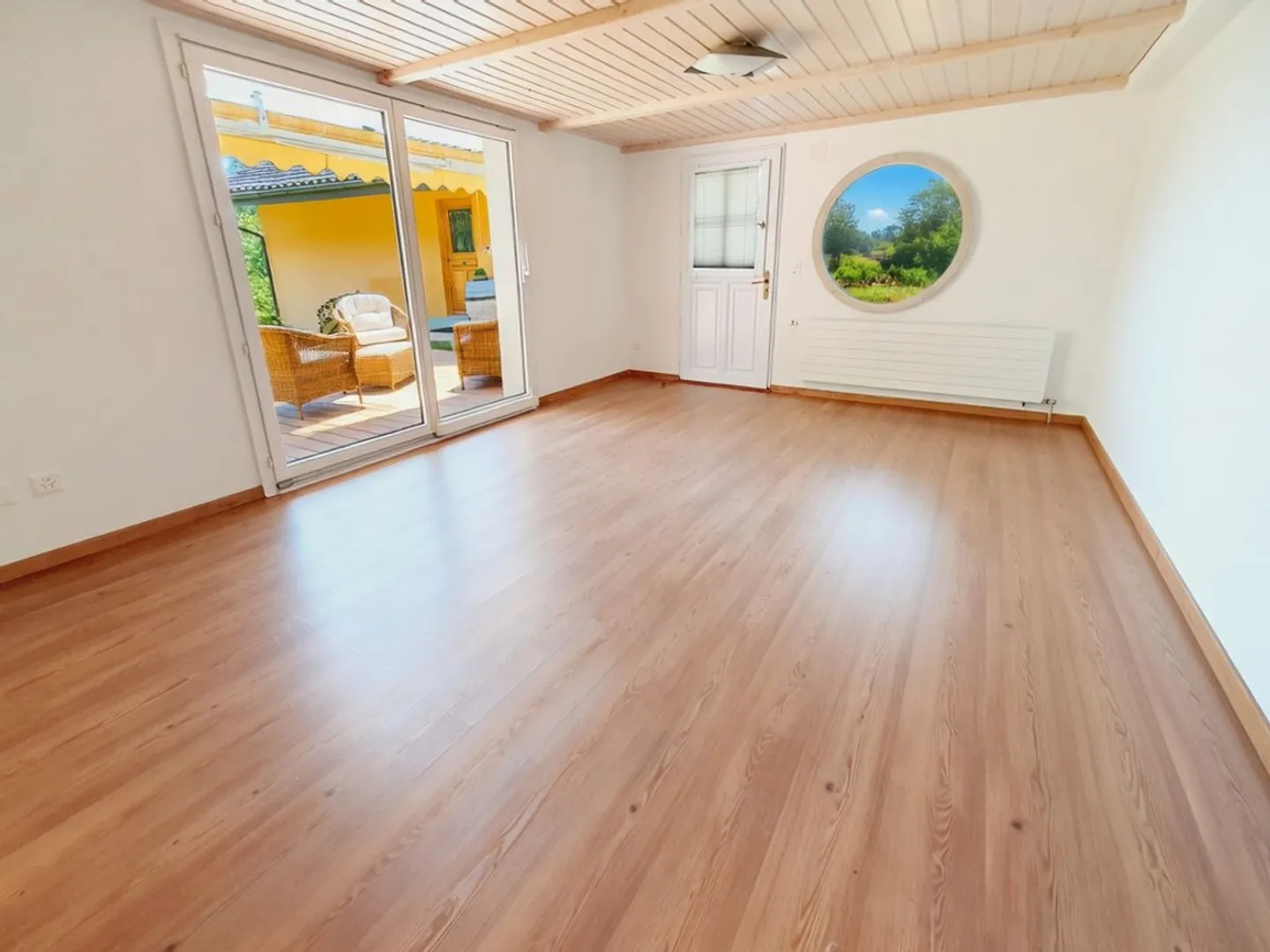Magnificent chalet and large land - view of the Dents du Midi - Photo 4 of 13