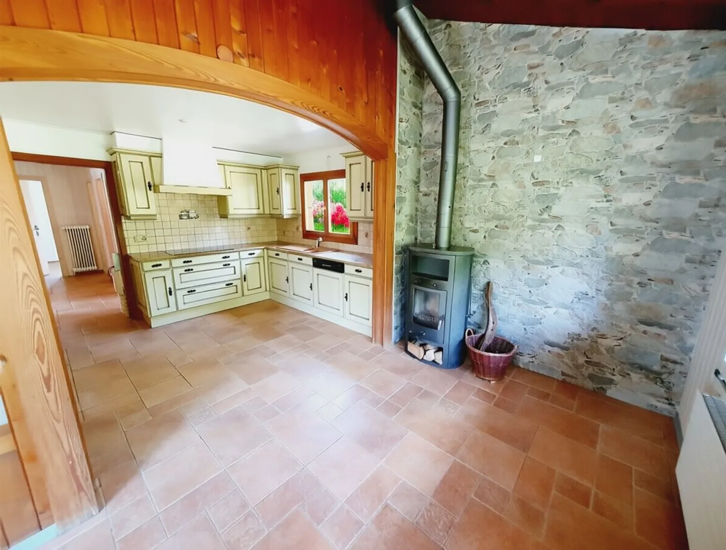 Magnificent chalet and large land - view of the Dents du Midi - Photo 9 of 13