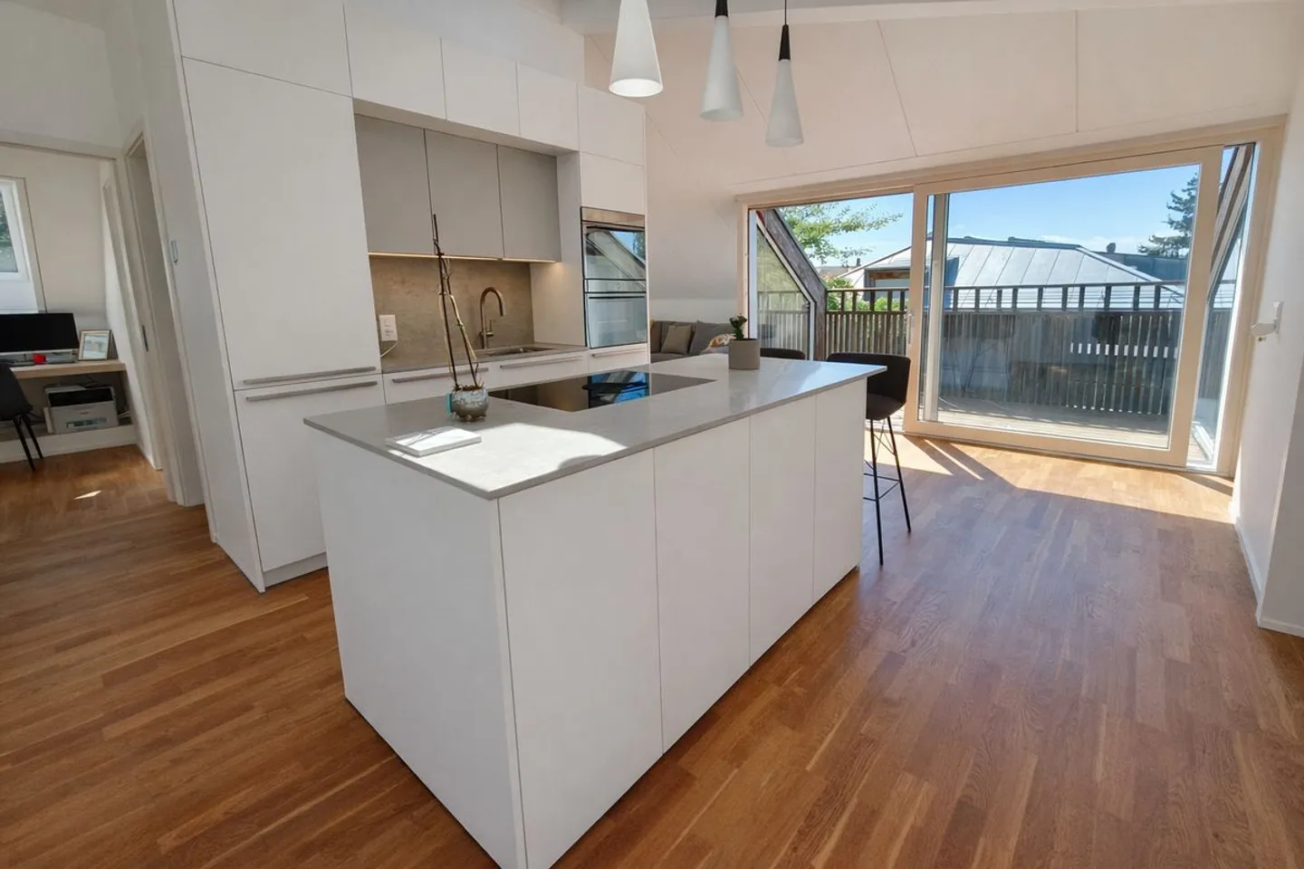 Superbe attique de 3.5 pièces avec balcon sud - Photo 2 sur 9