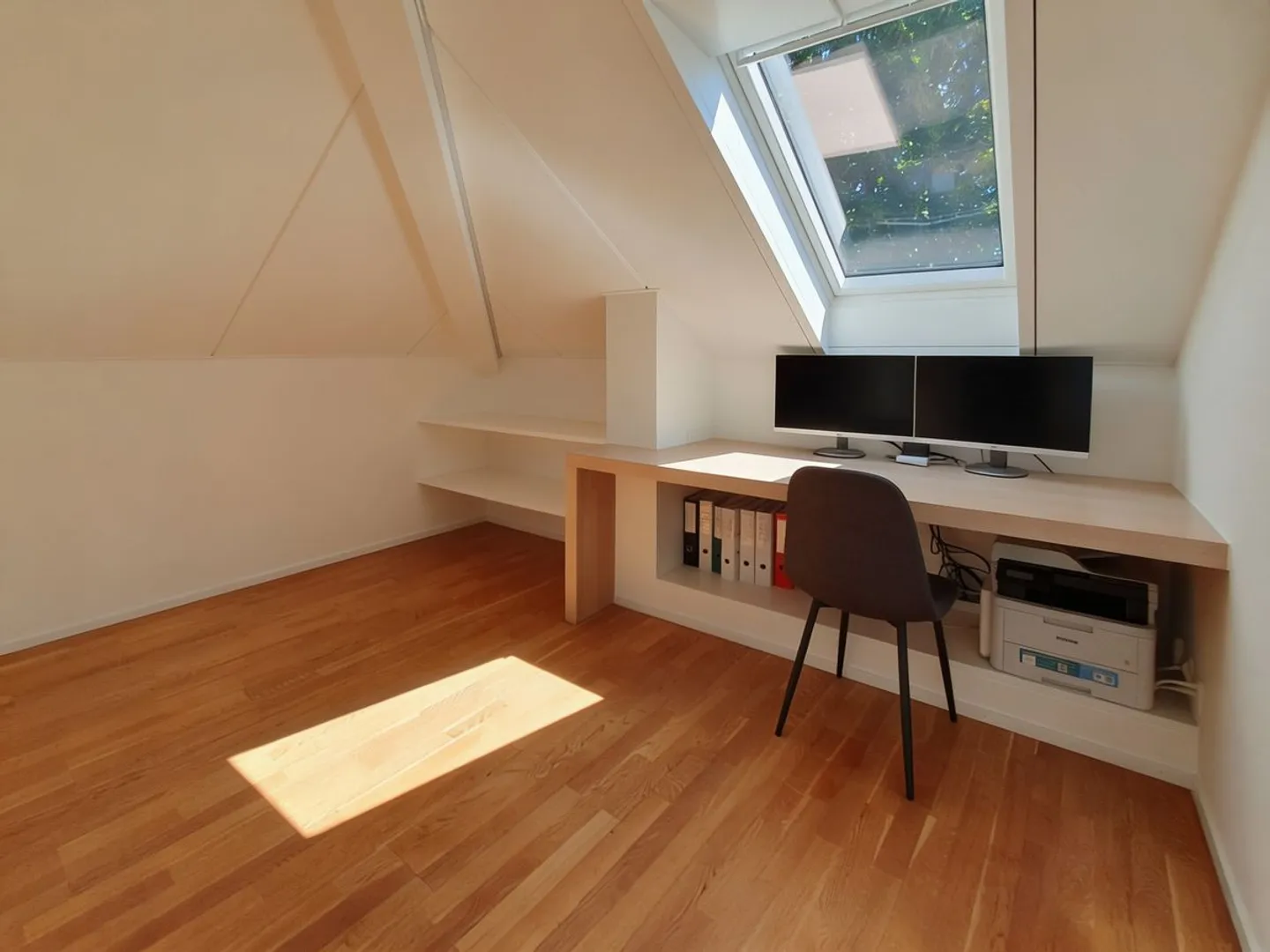 Superbe attique de 3.5 pièces avec balcon sud - Photo 4 sur 9