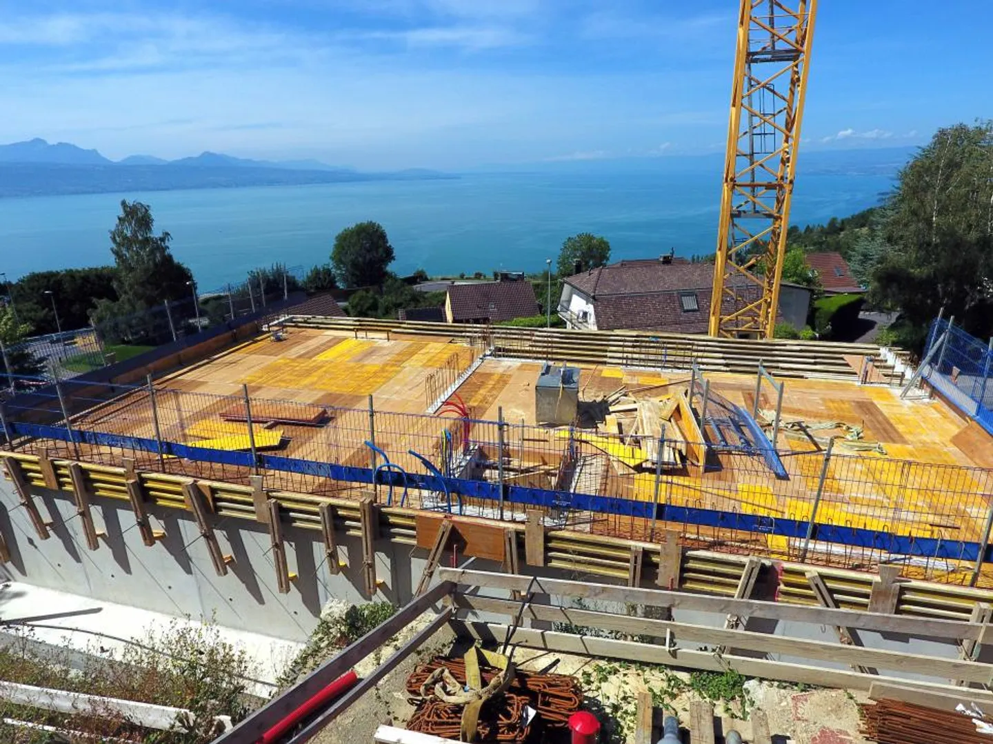 Stunning view of the lake - with terrace and garden - Photo 3 of 13