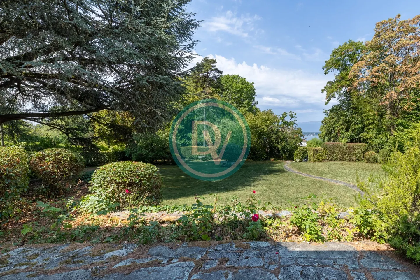 Charming Villa in Collonge-Bellerive - Photo 4 of 12