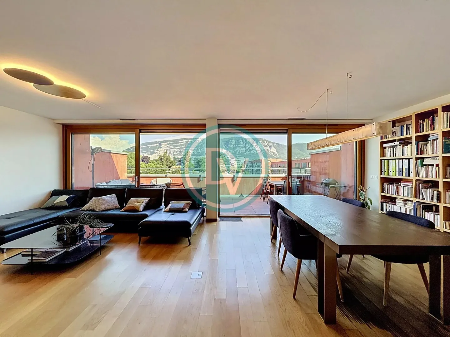 Exceptional duplex attic in Carouge - Photo 2 of 13