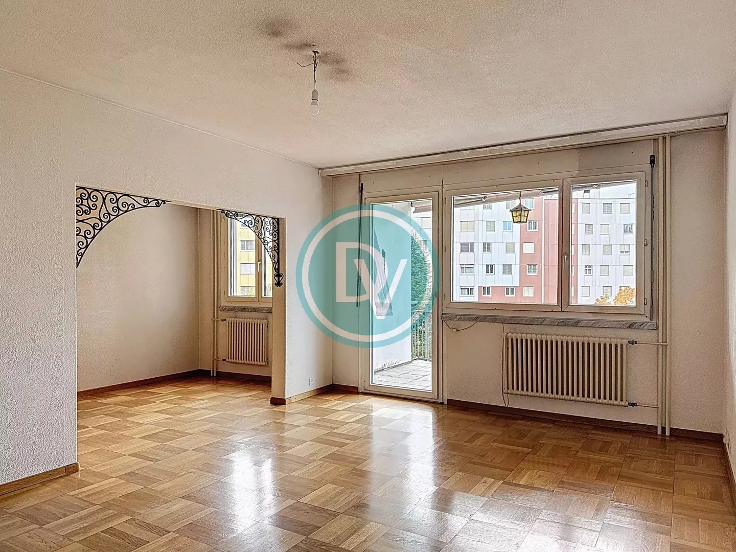 Appartement spacieux de 4 pièces en travers - Casatax - Photo 2 sur 6