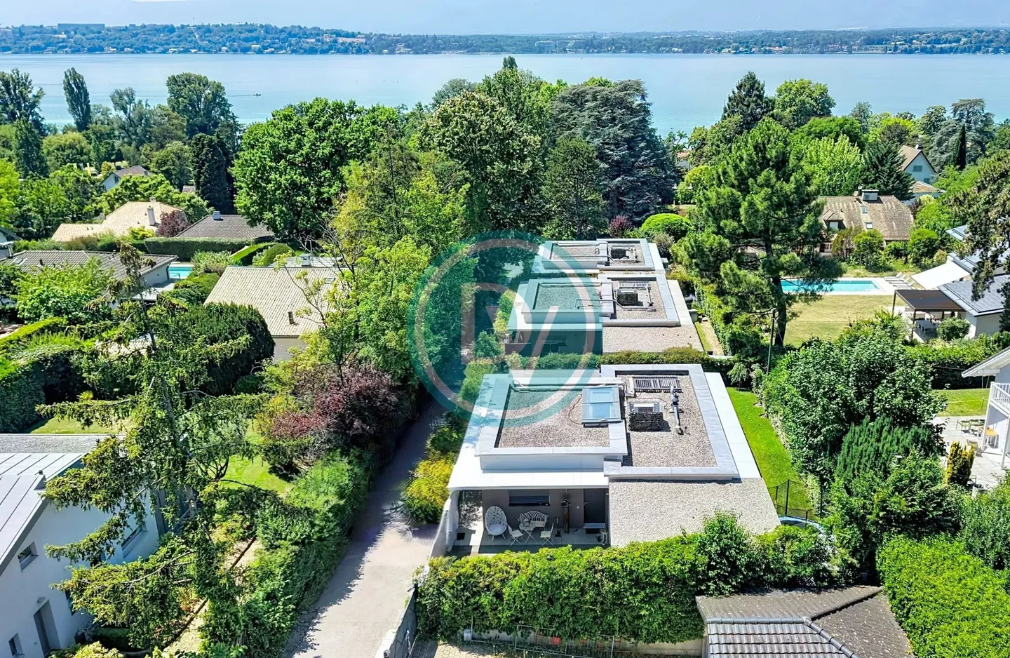 Maison moderne et récente près du lac - Photo 1 sur 13