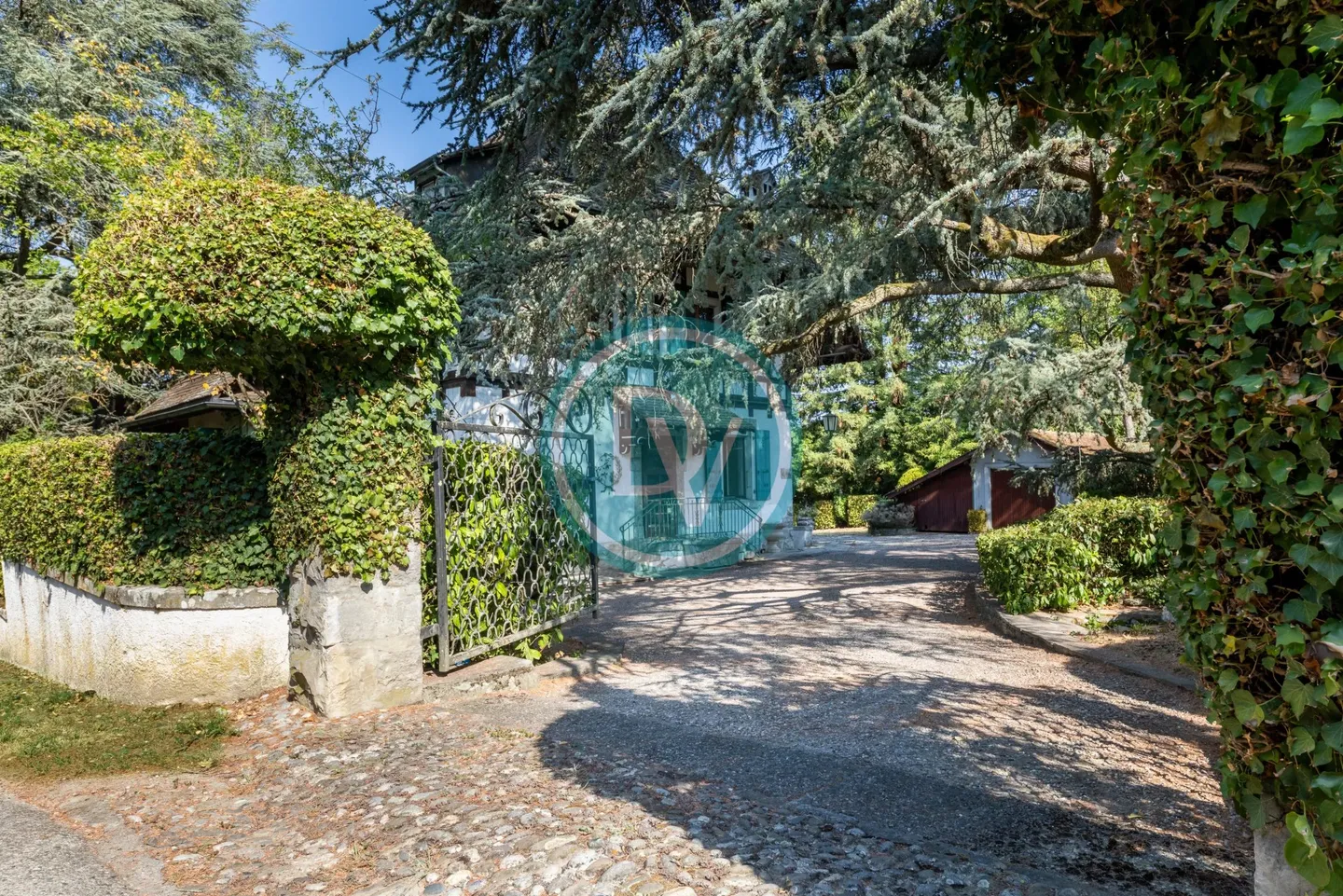 Charming Villa in Collonge-Bellerive - Photo 2 of 12