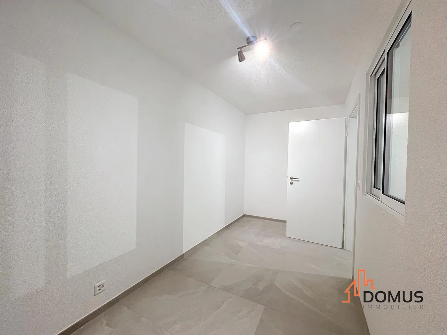 Rare à Alle ? 3.5 pièces entièrement rénové avec terrasse couverte de 20 m² - Foto 6 von 13