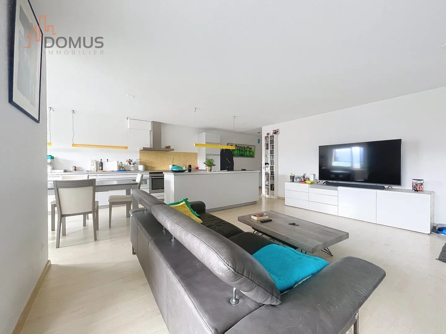 Magnifique appartement rénové de 100 m² avec parking souterrain - Photo 8 sur 13