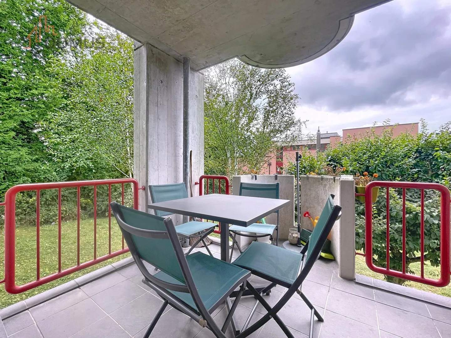 Magnifique appartement rénové de 100 m² avec parking souterrain - Photo 4 sur 13