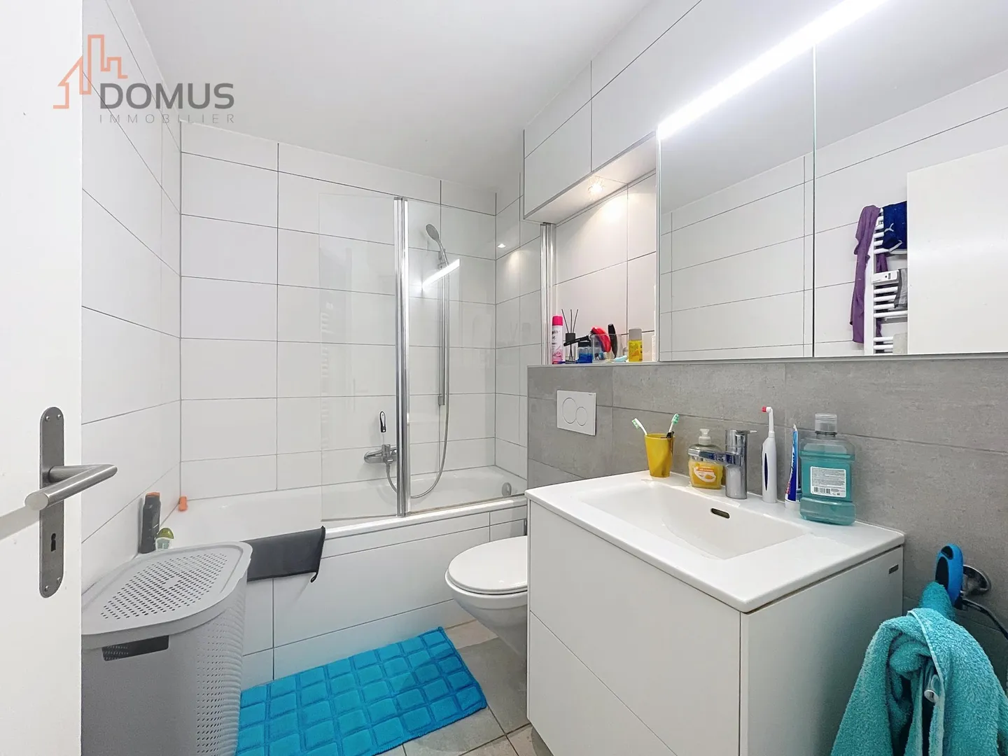 Magnifique appartement rénové de 100 m² avec parking souterrain - Photo 9 sur 13