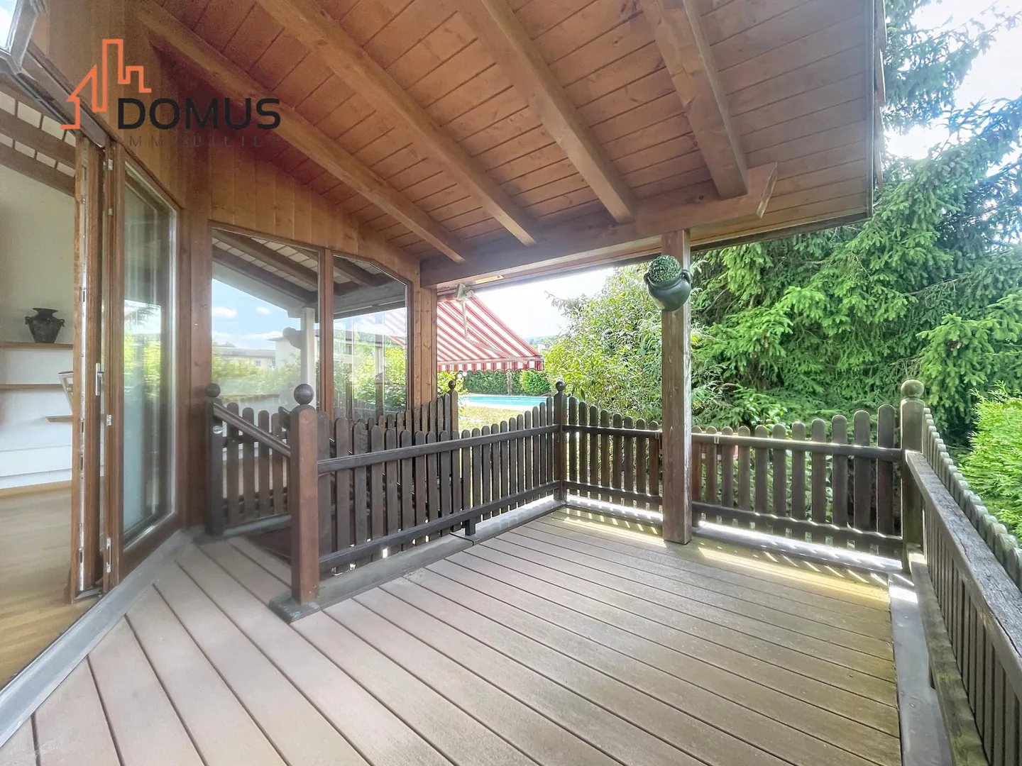 Villa individuelle avec piscine et jardin - Photo 4 sur 13