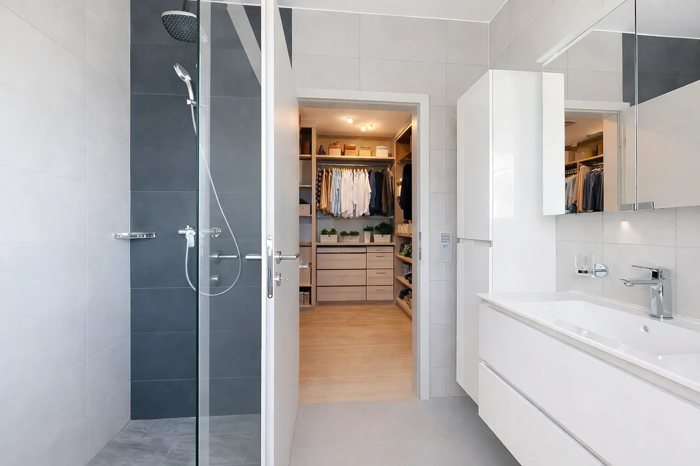 Magnificent penthouse 4.5 rooms with large terrace - Photo 11 of 13