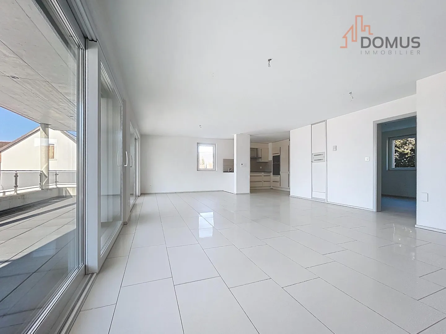 Bright 120 m² PPE apartment with large balcony? Recent high-end building - Photo 2 of 13