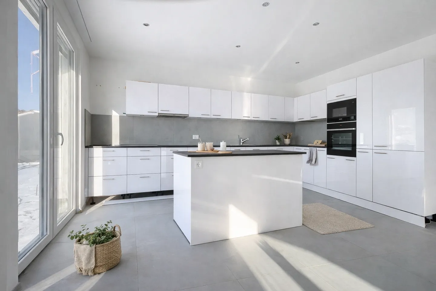 Magnificent penthouse 4.5 rooms with large terrace - Photo 2 of 13