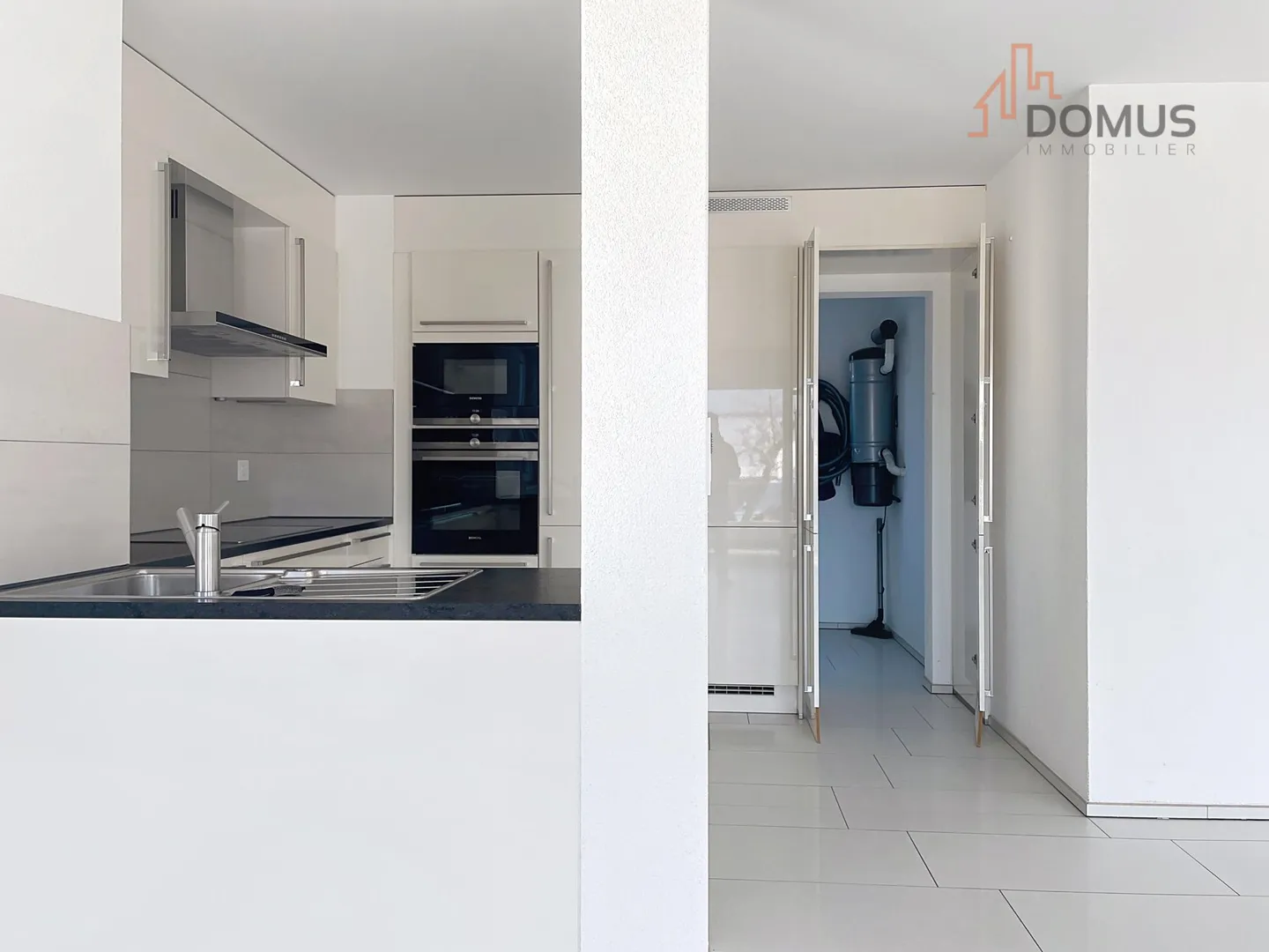 Bright 120 m² PPE apartment with large balcony? Recent high-end building - Photo 3 of 13