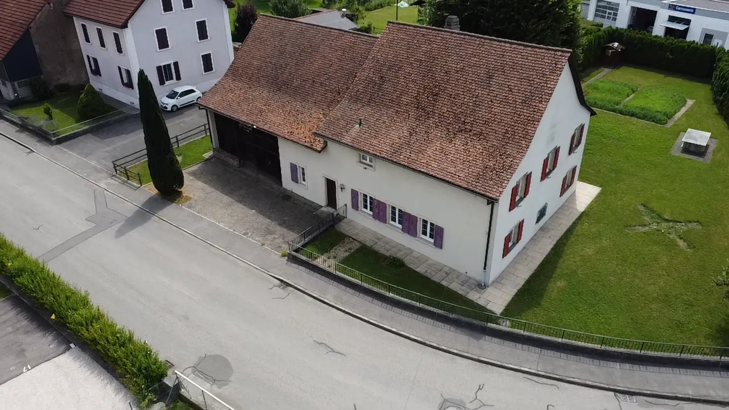 Casa di carattere con fienile convertibile - Foto 6 di 13