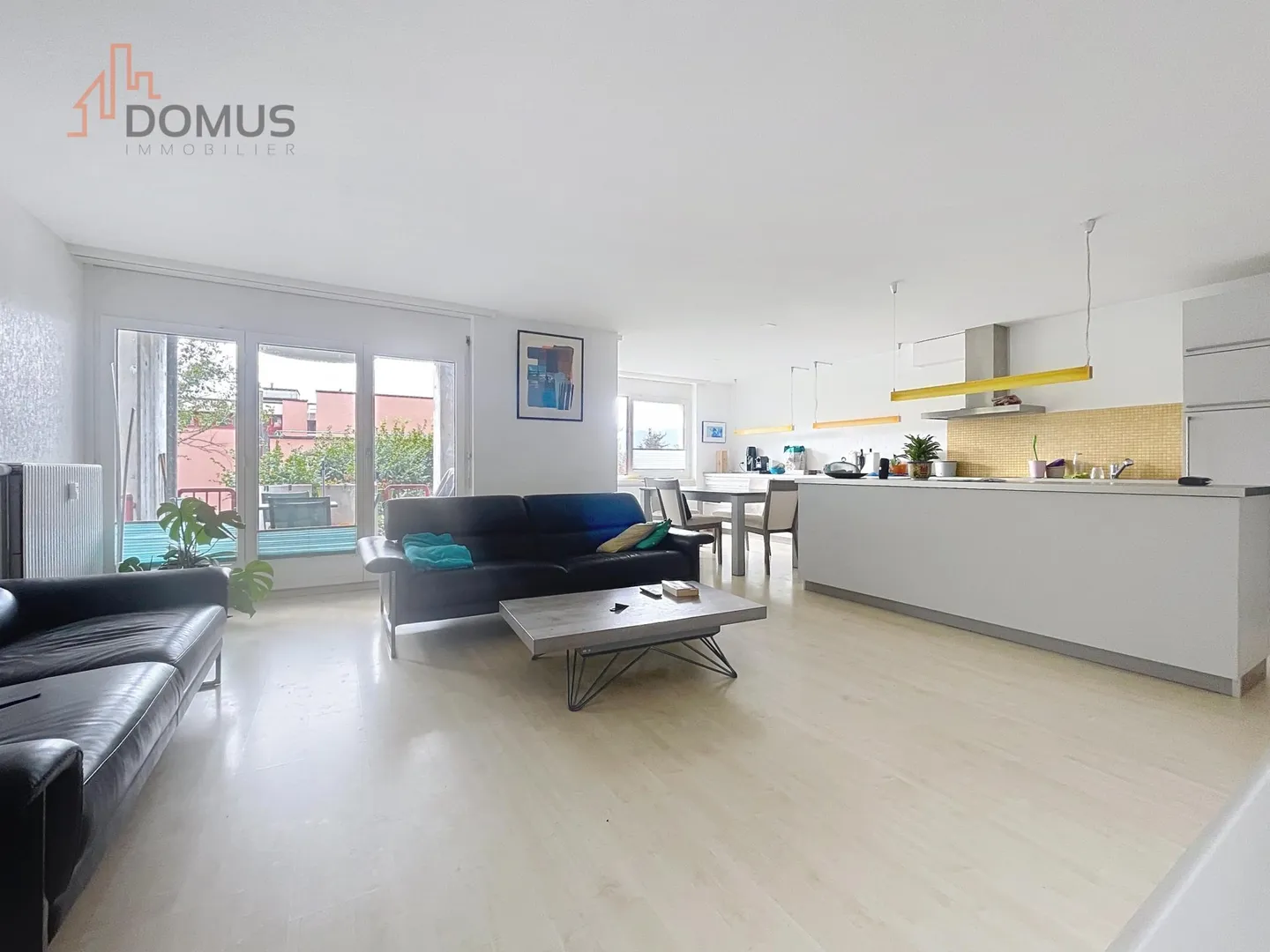 Magnifique appartement rénové de 100 m² avec parking souterrain - Photo 5 sur 13