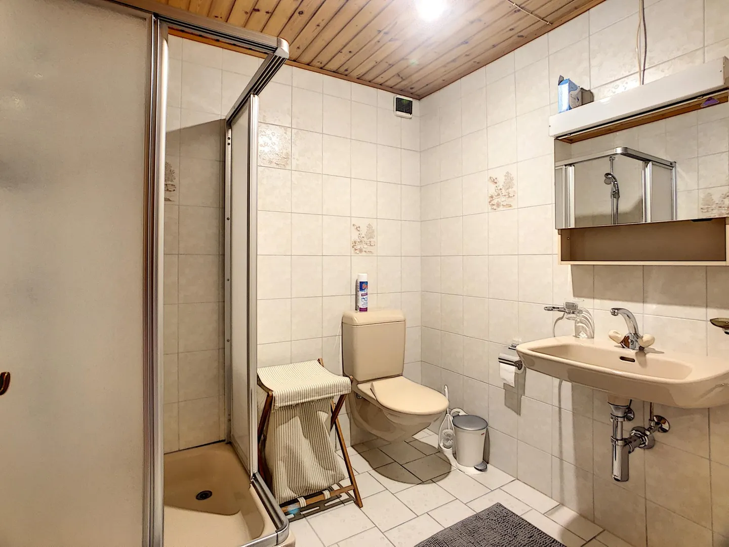 Appartement meublé à louer ? 2? étage d'un petit immeuble calme - Photo 8 sur 9