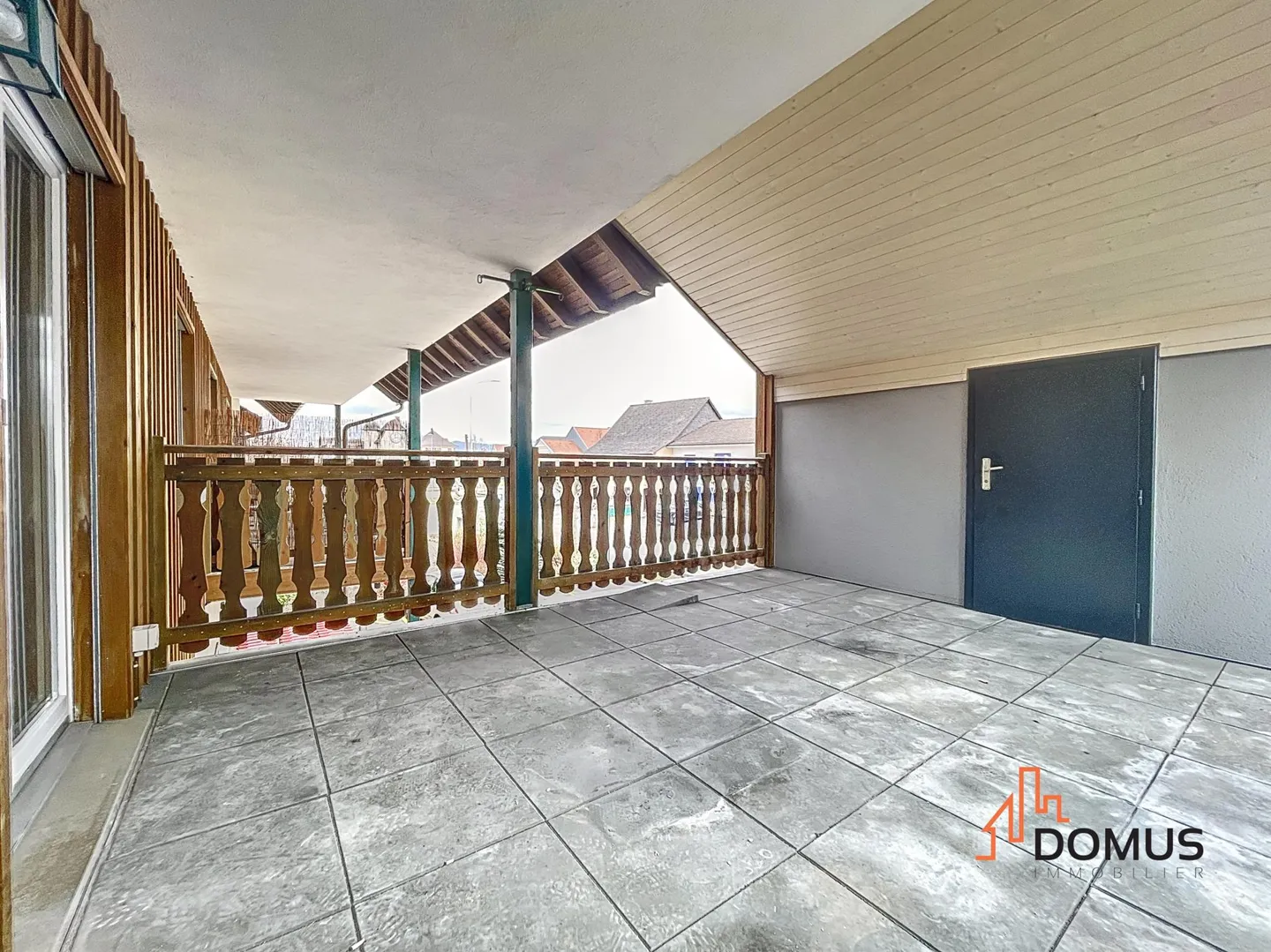 Appartamento con grande terrazza e spazio di stoccaggio - Foto 1 di 6