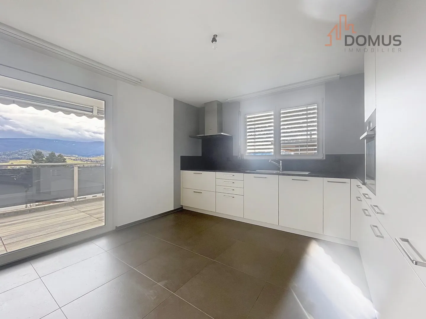 Bright penthouse with 3.5 rooms and a 55 m² panoramic terrace in Delémont - Photo 11 of 13