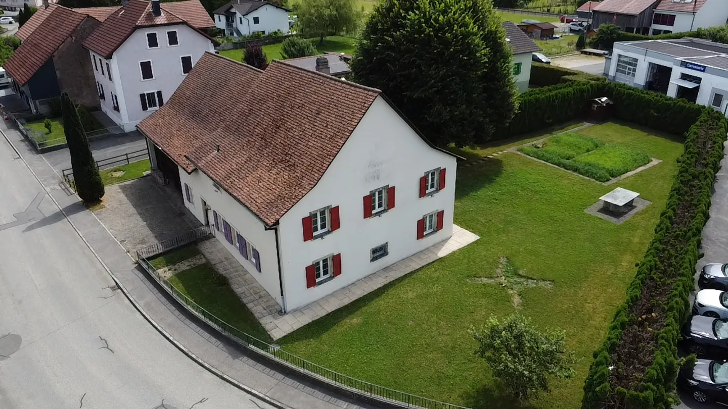 Casa di carattere con fienile convertibile - Foto 2 di 13