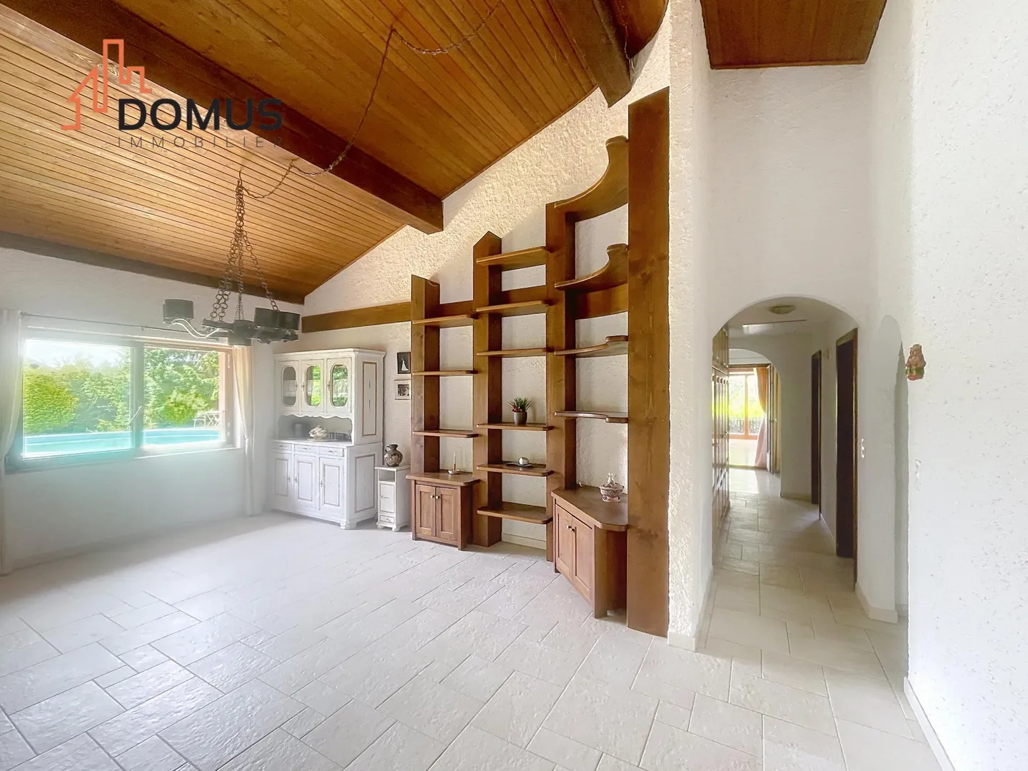 Villa individuelle avec piscine et jardin - Photo 2 sur 13