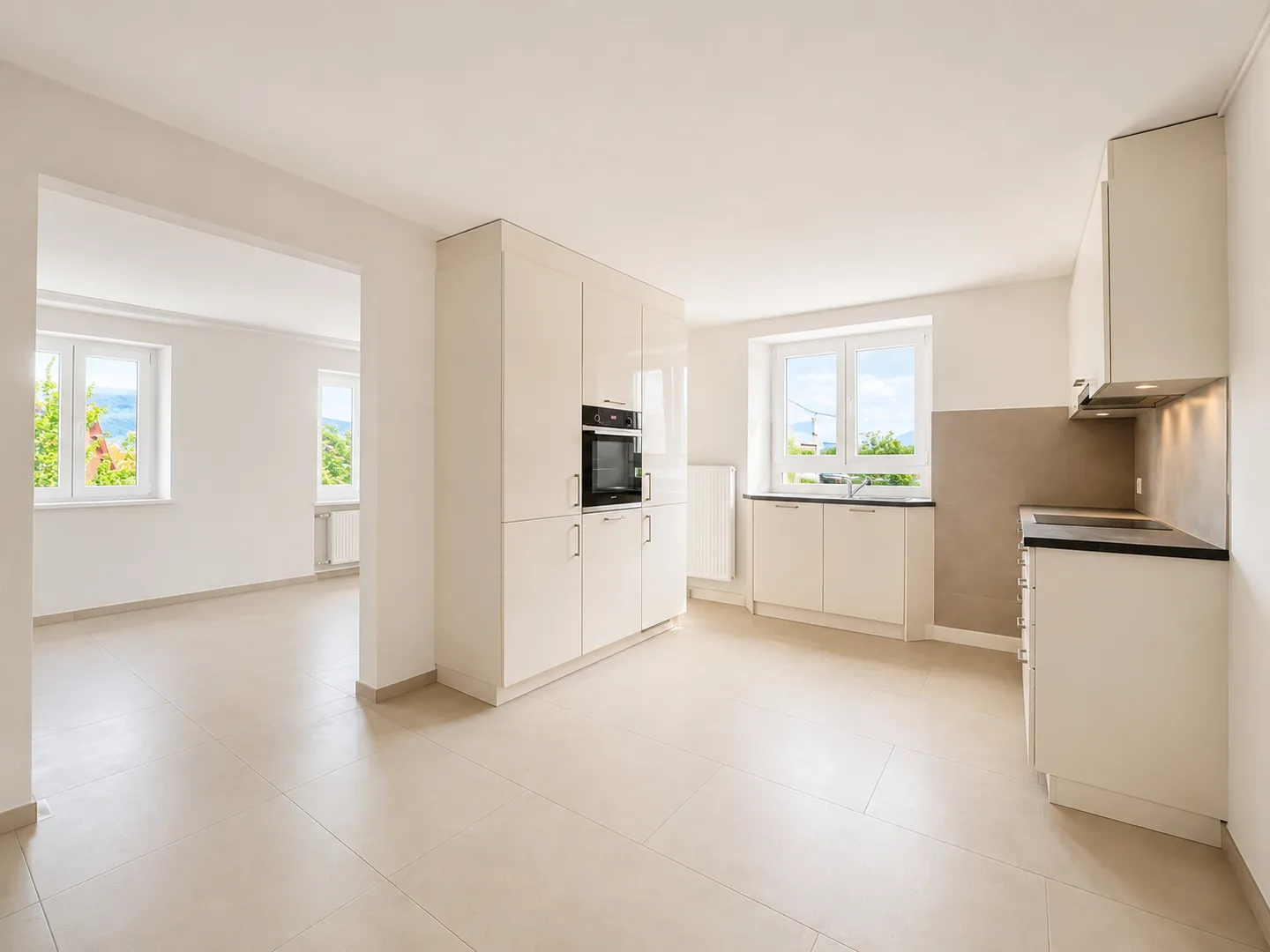 Magnificent 4.5-room fully renovated apartment of 97 m² in the heart of Rossemaison - Photo 1 of 11