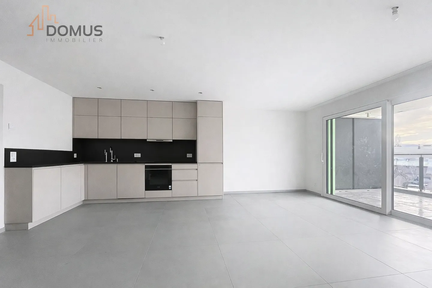 New comfortable apartments - Photo 2 of 8