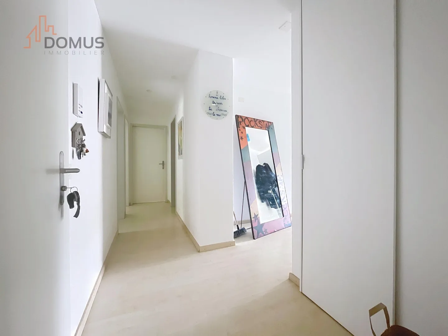Magnifique appartement rénové de 100 m² avec parking souterrain - Photo 6 sur 13