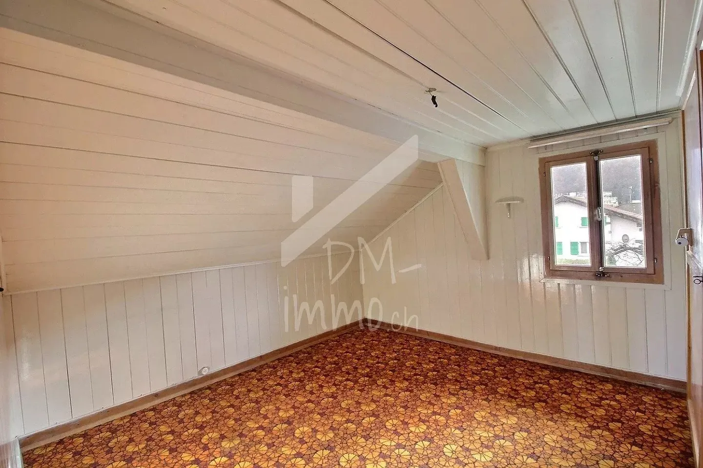 Posizione ricercata per questo chalet da ristrutturare, possibile ampliamento - Foto 5 di 11