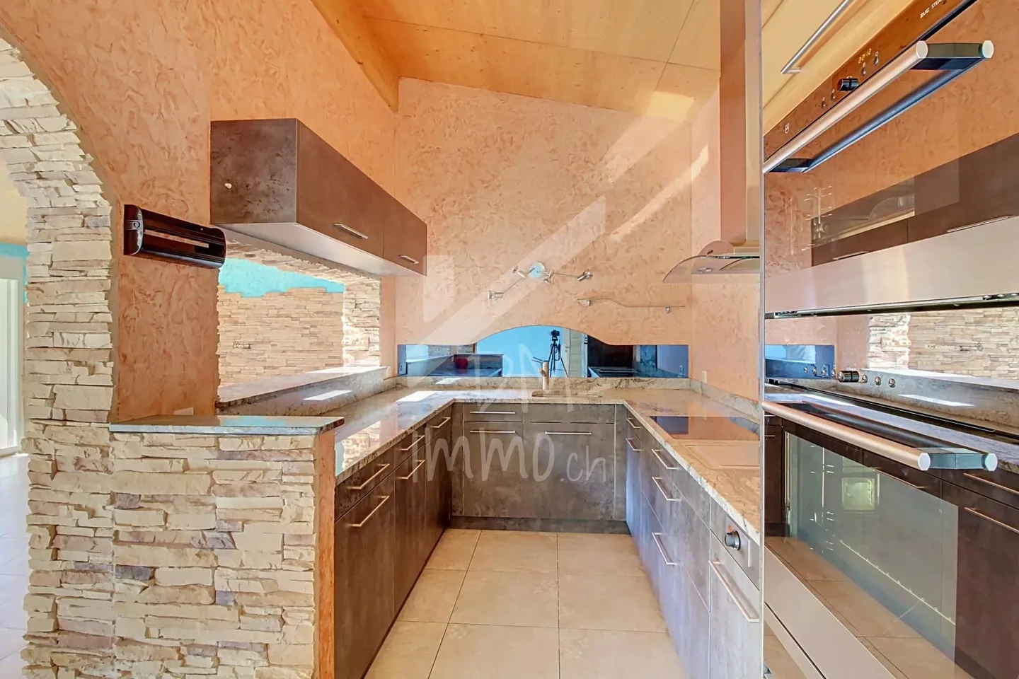 Belle villa plain-pied 180 m2 avec hypothèque 0.8% ! - Photo 4 sur 12