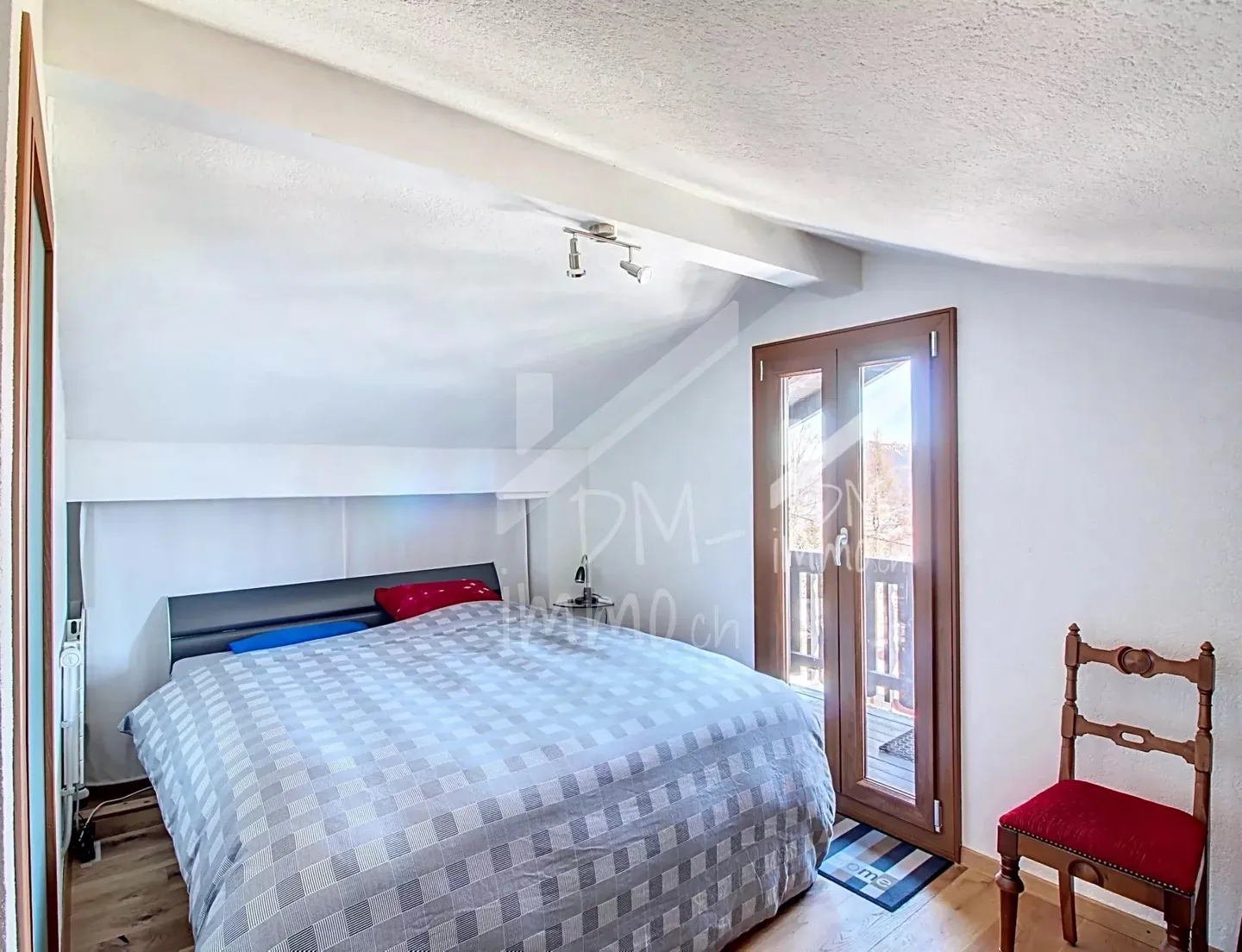 Magnificent renovated chalet with studio - Sale to foreigners possible - Photo 5 of 13